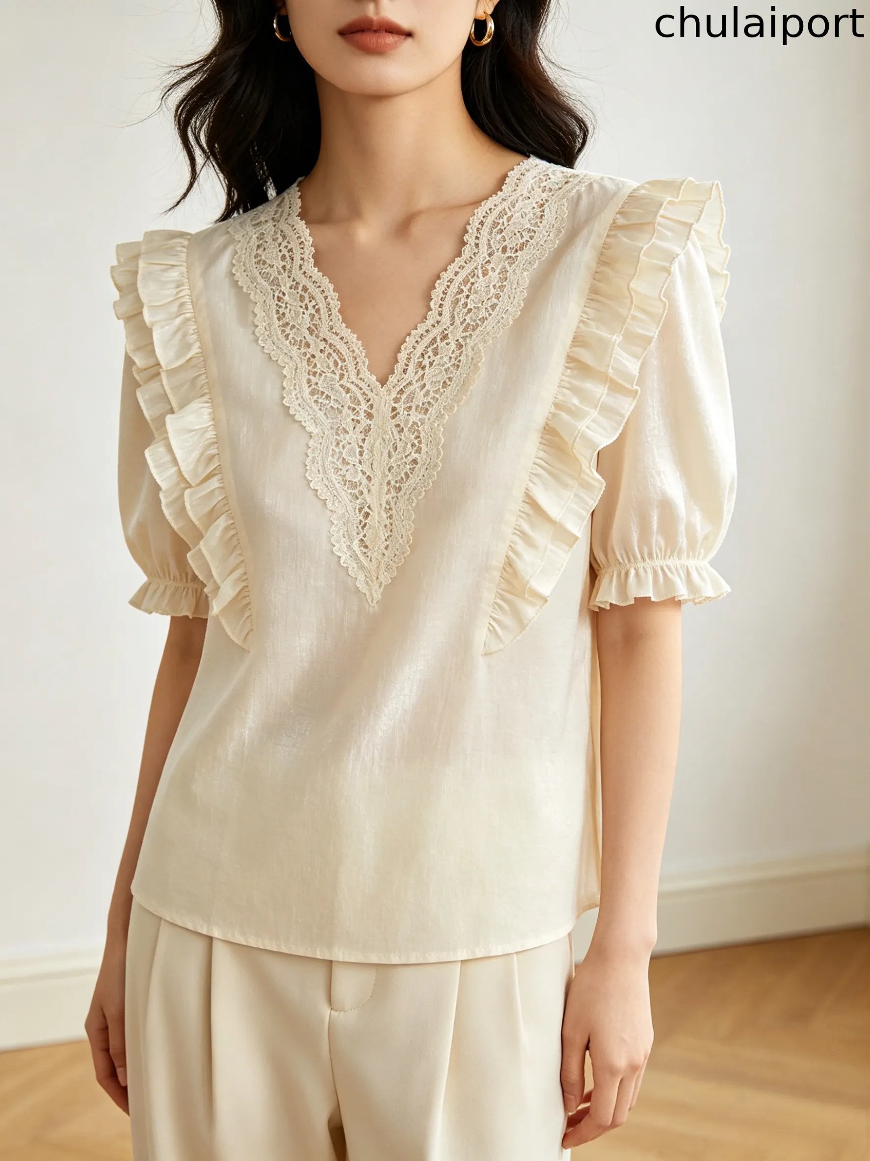 Lace V-neck Ruffled Short-sleeved Shirt